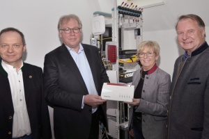 Landrätin Rita Röhrl besucht FRITZ!Box Hersteller AVM