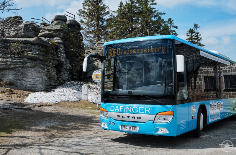 Neue Linie 606 im Landkreis Freyung-Grafenau, die zukünftig die Ausflugsregion Dreisessel anfährt (Haltestelle: Dreisesselparkplatz)