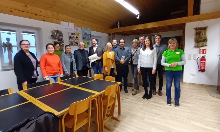 Niederbayerns LEADER-Akteure tauschen sich aus und besuchen den Schulbauernhof der Familie Zeintl