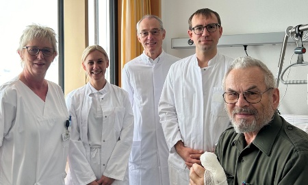 Mit einem Hammerschlag war der Daumen ab