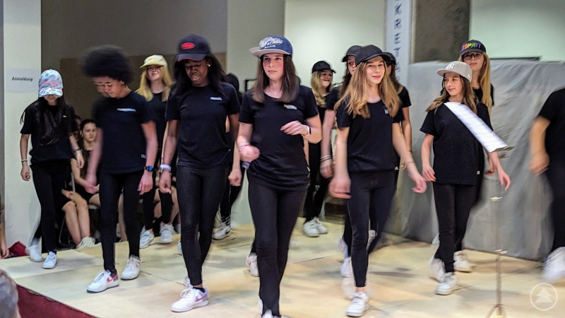 Die Tanzgruppe legte viele flotte Schritte aufs Parkett.