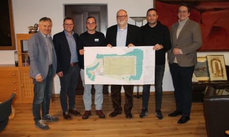 Neuer Kunstrasenplatz f&uuml;r Bayerisch Haibach: Stadt Passau investiert in moderne Sportanlagen