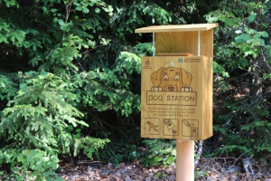 Nationalpark stellt Dog-Stations auf