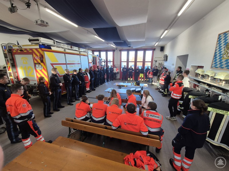 Die Einsatzkräfte bei der Begrüßung