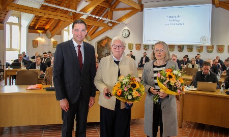 Verabschiedung der bisherigen Senioren- und Behindertenbeauftragten und Ernennung der  Nachfolgerinnen und Nachfolger / Ehrenamtsnadel des Landkreises für Anna Mitterdorfer und Anita  Moos