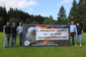 Wenn das Fußballtor direkt im Festzelt steht