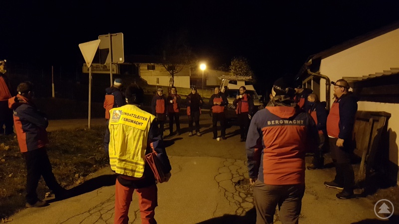 Einsatzbesprechung - mit Abstand in Coronazeiten