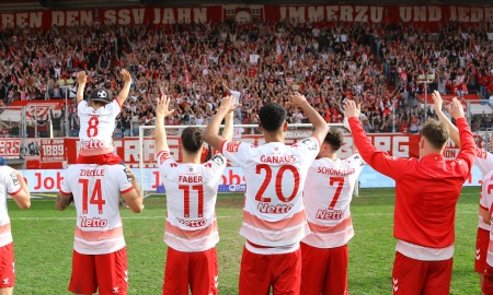 Jahnelf besiegt den Halleschen FC