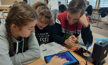 Gemeinsam Experimentieren und ein Dorf der Zukunft bauen