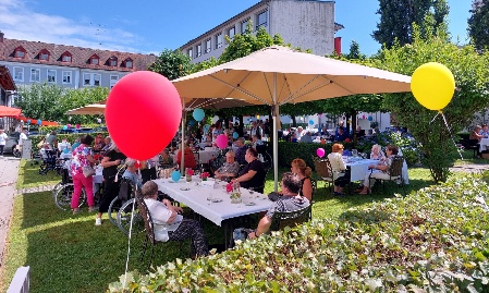 Gelungenes Sommerfest im Seniorenstift  Heiliggeist