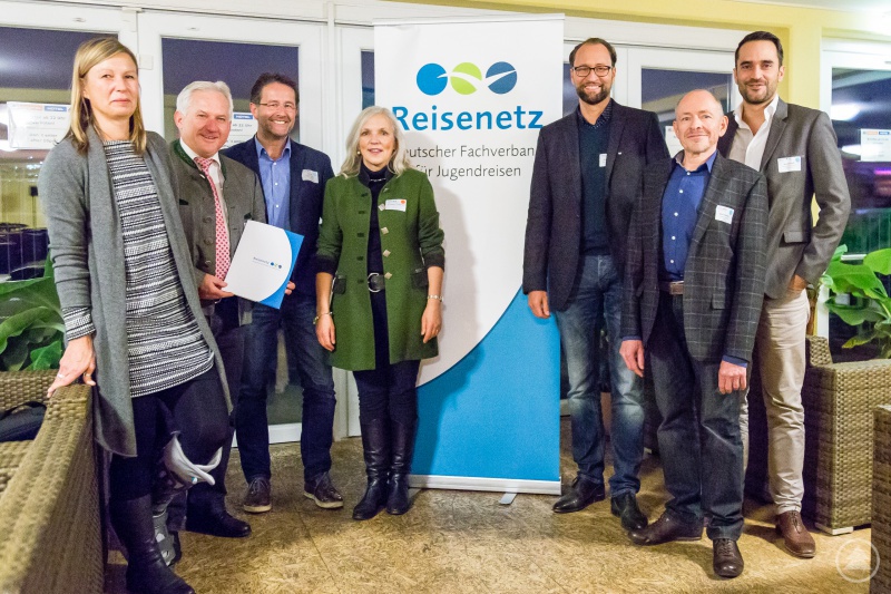 Gesa Sellmann (Reisenetzvorstand, zuständig für Qualität), Herbert Unnasch, Ralf Olk, Susanne Wagner, Andreas Parl, Klaus Eikmeier (Vorstandsvorsitzender Reisenetz), Bernd Seidl (Reisenetzvorstand, zuständig für Marketing)