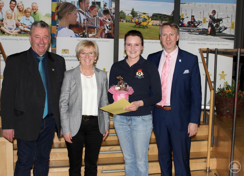 Landrätin Rita Röhrl, Bürgermeister Walter Nirschl und der stv. Landrat Helmut Plenk