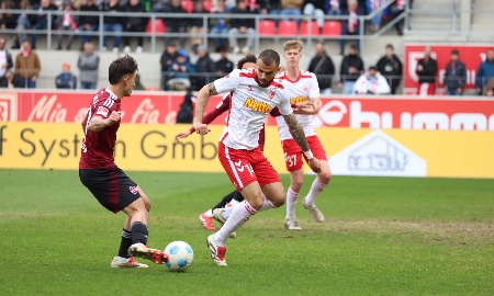 Jahnelf gewinnt 2:1 gegen den 1. FC Nürnberg