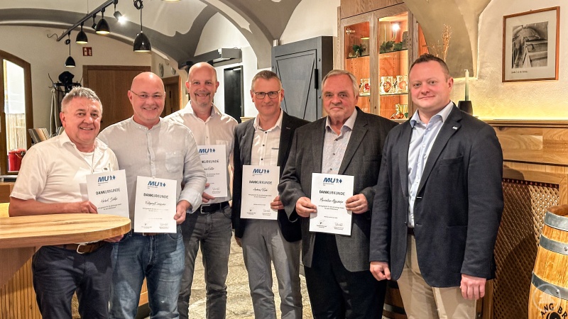 Die geehrten Mitglieder bei der Mittelstandsunion Freyung-Grafenau. V.L. Herbert Schiller (10 Jahre), Wolfgang Königseder (15), Armin Walter (15), Andreas Raab (15), Max Atzesdorfer (15) und der Kreisvorsitzende Stefan Behringer