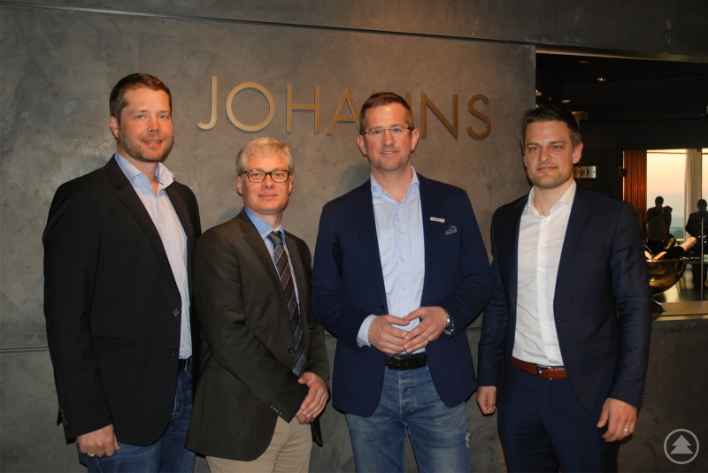 v.l.: Fabian Erbersdobler, Vorsitzender der Wirtschaftsjunioren Passau, Sven Kranixfeldt, WJ-Betreuer der IHK Niederbayern, Christoph Huber, Geschäftsführer Modehaus Garhammer und Josef Stemplinger, Vorstandsmitglieder der WJ Passau und Organisator der Betriebsbesichtigung