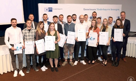 Die Zukunft der Wirtschaft: 300 Nachwuchsfachkräfte verabschiedet