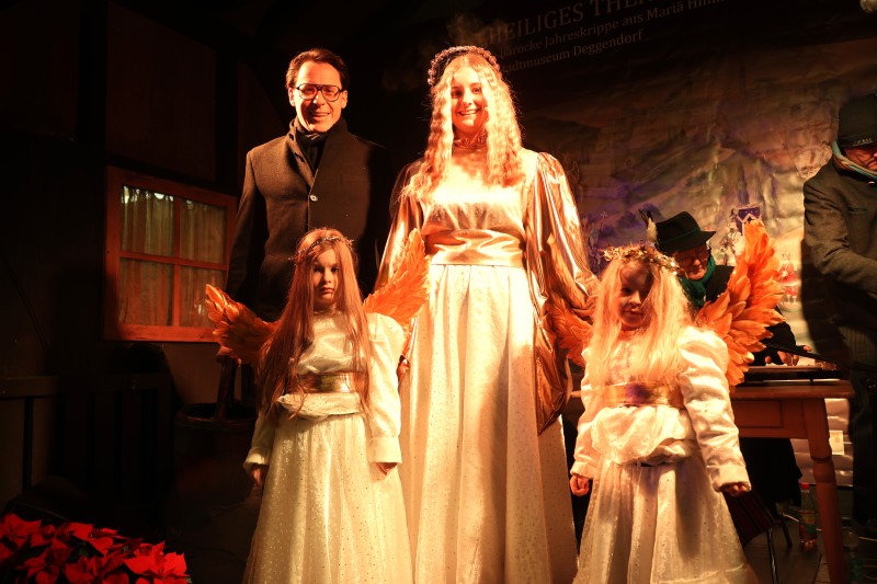 Flyer/Grafik zum Event: Christkindlmarkt Deggendorf 2025 – Erstes Adventswochenende am Fr., 28.11.2025 - So., 30.11.2025