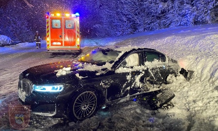 Bundestagsabgeordneter Al-Halak auf schneeglatter Fahrbahn verunglückt - „Ich hatte großes Glück und danke allen, die mir geholfen haben!“