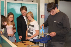 Interessierte Unternehmen für Teilnahme am Girls'Day und Boys'Day im Landkreis Regen gesucht