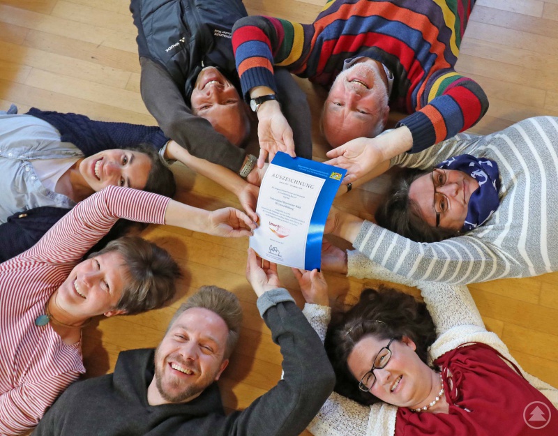 Das Nationalpark‐Umweltbildungsteam freut sich über die erneute Auszeichnung mit dem Qualitätssiegel „Umweltbildung.Bayern“.