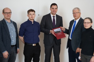 Jugendbefragung im Landkreis Freyung-Grafenau - Übergabe der Ergebnisse