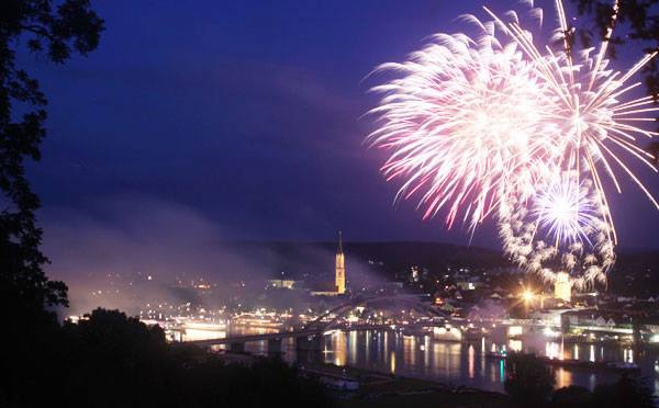 Flyer/Grafik zum Event: PROMENADENFEST "DONAU IN FLAMMEN" am Fr., 07.07.2017 - Sa., 08.07.2017