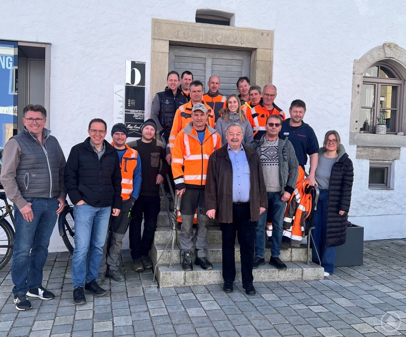 Die Bauhofleiter im Ilzer Land treffen sich regelmäßig. Durch den Austausch über die Gemeindegrenzen hinweg können Synergien geschaffen, Kosten gespart und gemeinsame Lösungsansätze entwickelt werden. Bauhofleitertreffen.jpg