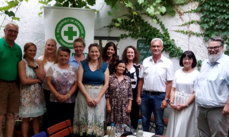 Schulweghelferinnen und -helfer sorgen für Sicherheit in Grubweg