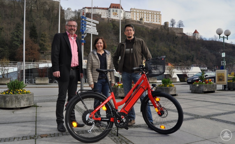 v.l.: Robert Firmhofer – Leiter Hauptamt, Renate Schreiner – Personalrat Innere Verwaltung, Michael Brockelt – Leiter Verkehrsplanung