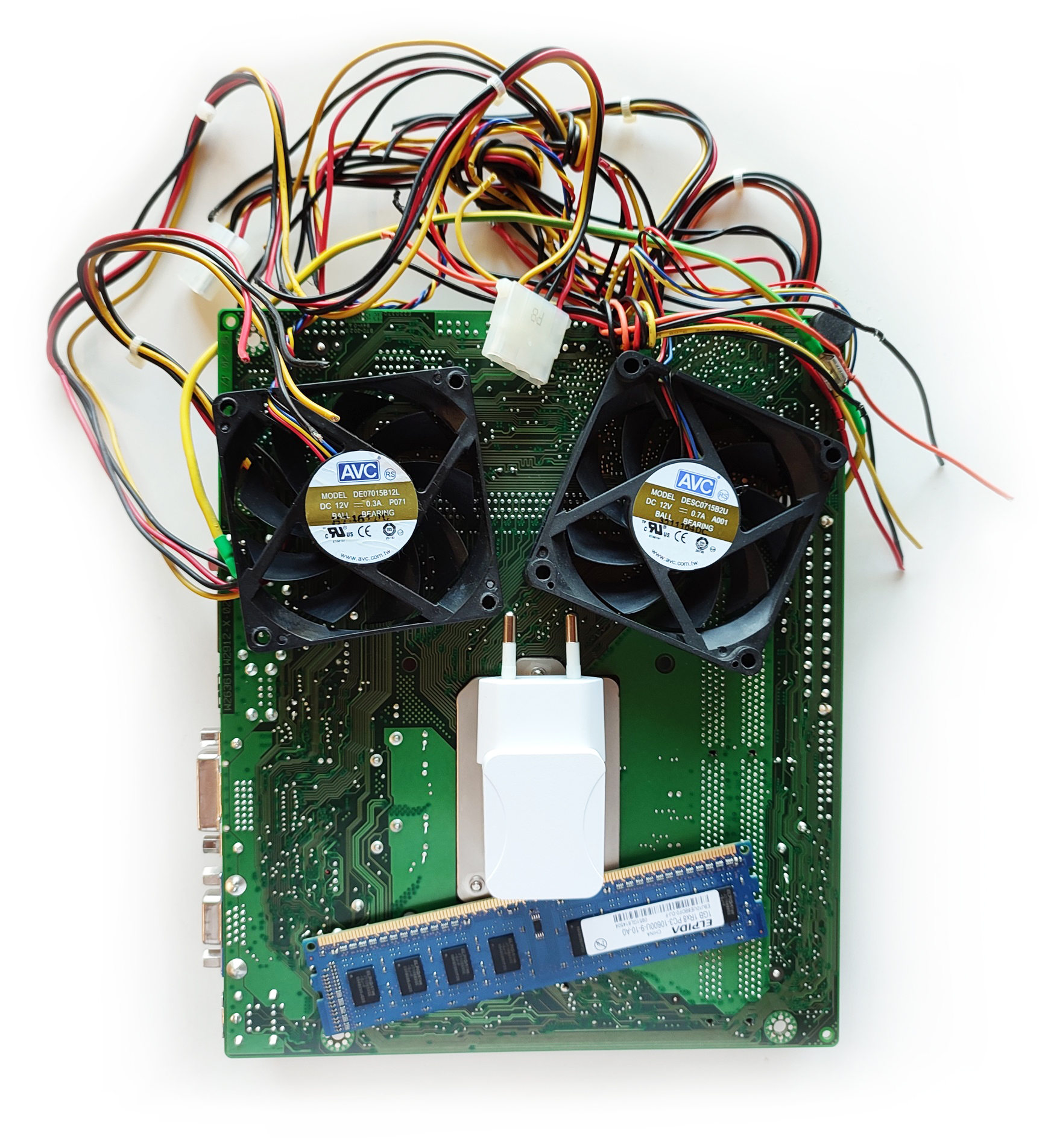 Eine schnelle Einsatzgruppe an Elektrometer und Lötkolben soll sich in Schönberg organisieren, um angeschlagene Elektronik zu retten. Wer hat Lust darauf?