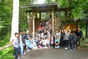 Geflüchtete und deutsche Schüler gemeinsam unterwegs im Nationalpark