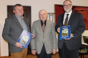 Horst Stiepani stellt den Böhmerwaldkalender 2018 vor