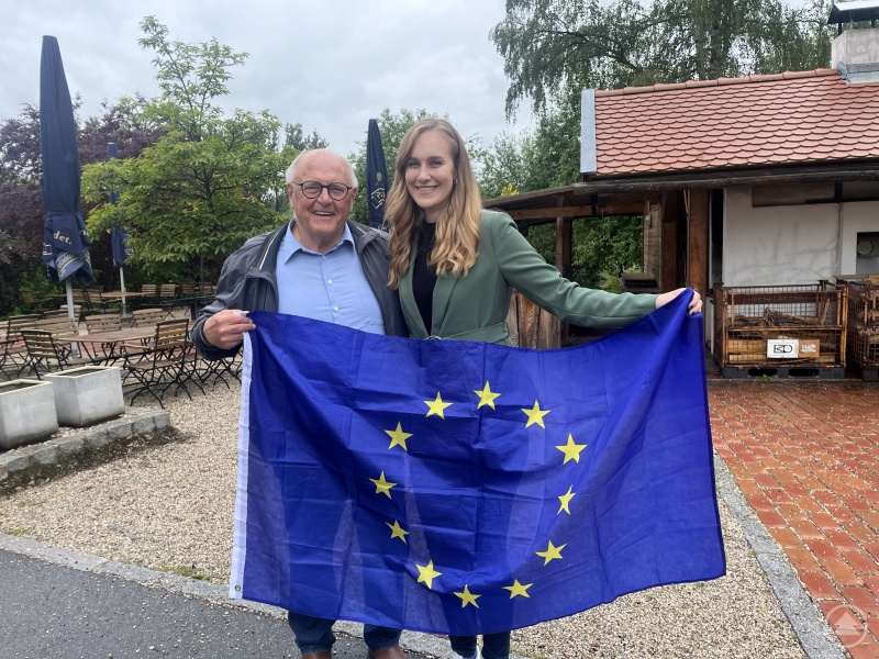 von links: Alfons Fleischman, Vorsitzender der Senioren Union Kreis Regen, und Agnes Brücklmayer, Europalistenkandidatin Foto: Michael Süß