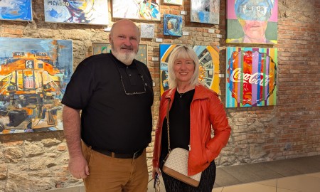 Kunstausstellung „POSITIONEN“ von Darcy, Rickinger und Darcy als Ode an die Gemeinschaft