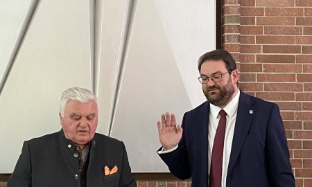 Tobias Beck als neuer Landrat vereidigt