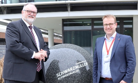 Schwarzmüller Gruppe unterstützt INN.KUBATOR Passau