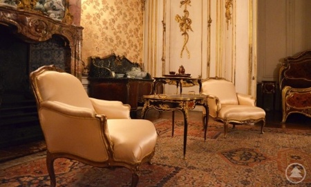 Antike Möbel online kaufen: Auf diese Fallstricke gilt es Acht zu geben