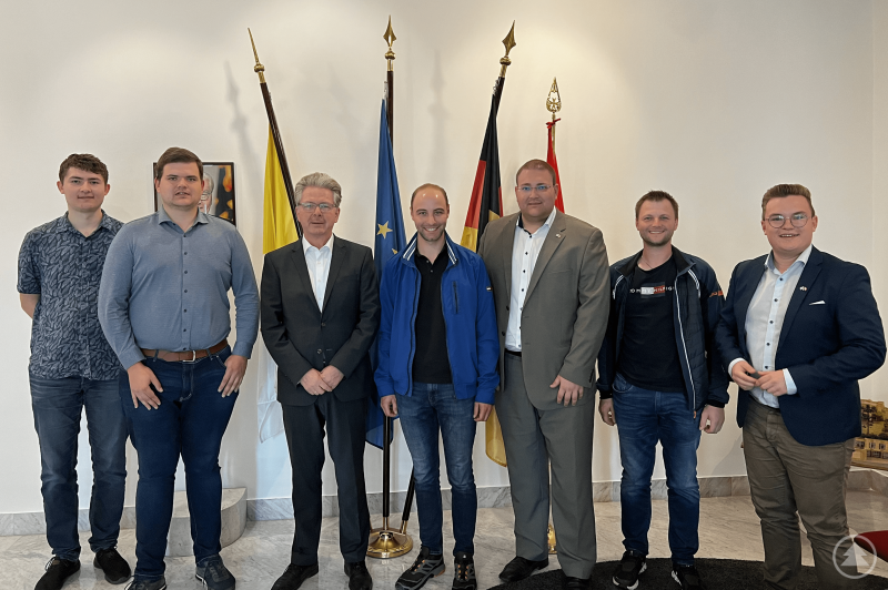 Austausch in der Botschaft der Bunderepublik Deutschland beim Heiligen Stuhl und beim Souveränen  Malteserorden: (von links nach rechts) Michael Scherzer, Martin Höppler, stellvertretender Botschafter  Achim Schkade, Dr.-Ing. Sebastian Weber, FRG-Kreisvorsitzender Christoph Weishäupl, Johannes Kainz und  REG-Kreisvorsitzender Michael Süß.