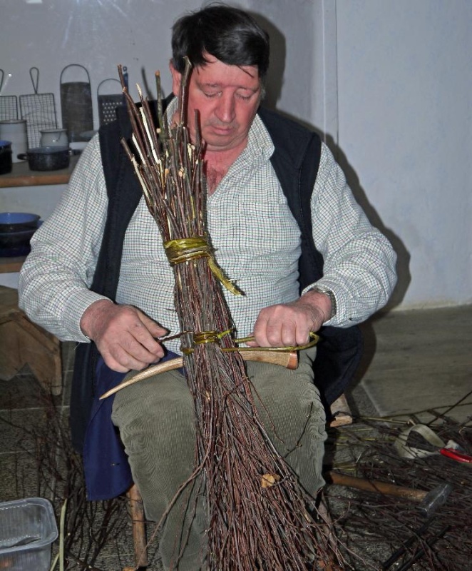 Flyer/Grafik zum Event: Holzhandwerk am Fr., 03.05.2024 - Fr., 27.09.2024