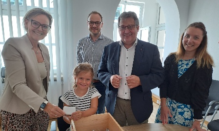 Vier Ausbildungsplätze mit Cent-Beträgen ermöglicht