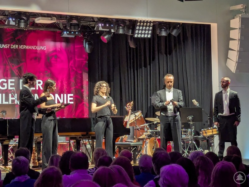 Das Percussion-Ensemble bewies gleich nach der Pause, was in kleinen Klanghölzern steckt. Percussion-Ensemble der Bayerischen Philharmonie