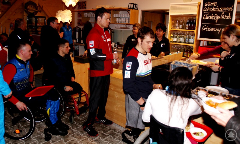 Der WM-Stadl ist der beliebteste Treffpunkt bei Athleten und Gästen.