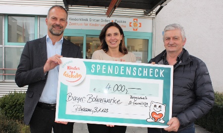 Mitarbeiter der Bayerischen Bohrerwerke Büchlberg spenden zum Wohl kranker Kinder und Jugendlicher in der Region