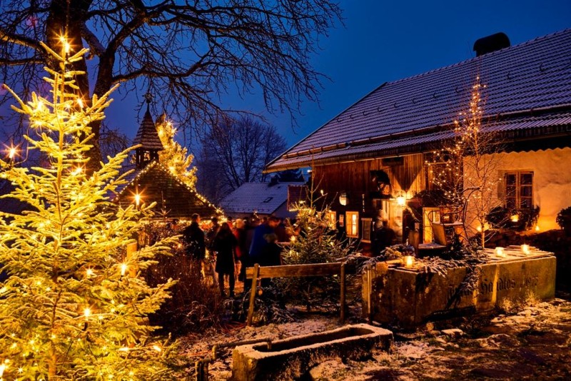 Flyer/Grafik zum Event: Dorfweihnacht am Fr., 19.12.2025 von 16:30 bis 21:00 Uhr