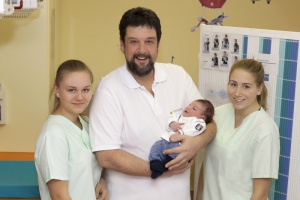 400. Baby am Krankenhaus Freyung