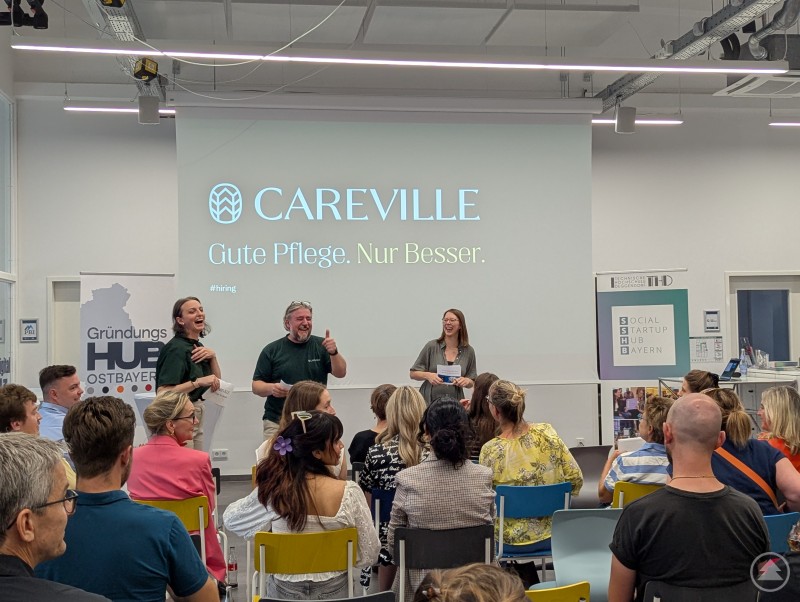 Andreas Metzger und Sabine Helmer von Careville bei ihrem Vortrag