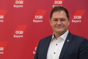 Andreas Schmal als Regionsgeschäftsführer des DGB Niederbayern wiedergewählt