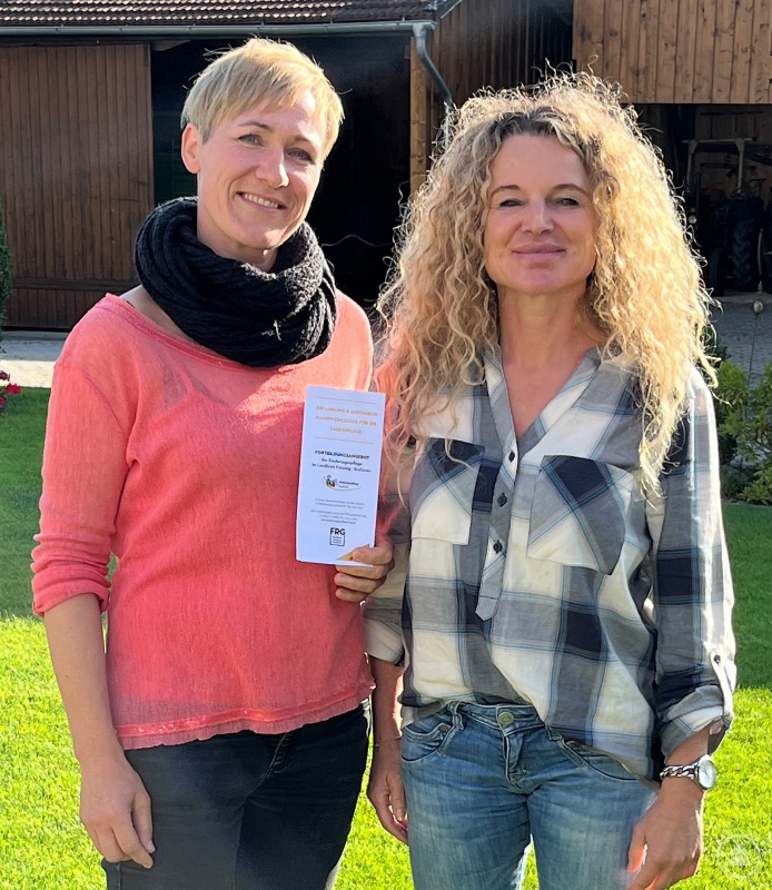 Informationen zur Tätigkeit als Kindertagespflegeperson und zu den Voraussetzungen, die zu erfüllen sind, gibt es bei Nadine Angerer und Alexandra Meier (von links).