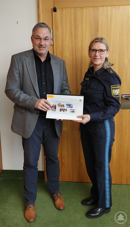 Gemeinsam für Sicherheit: Bürgermeister Josef Gais und PORin Ingrid Grötzinger