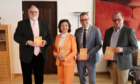 Festspielprogramm für Oberbürgermeister  Jürgen Dupper